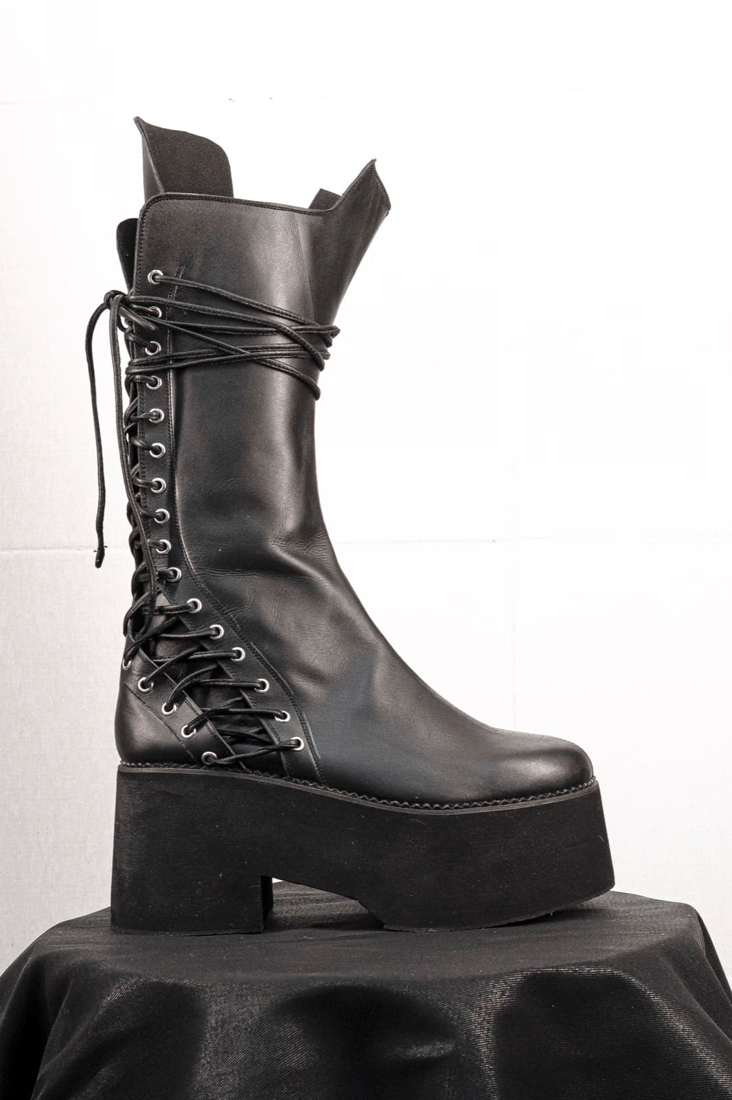 CRÜZØR PRAVAHA platform boot